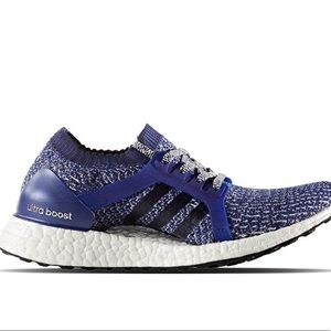 Womens’ size 7 Adidas UltraBoost sneakers LIKE NEW